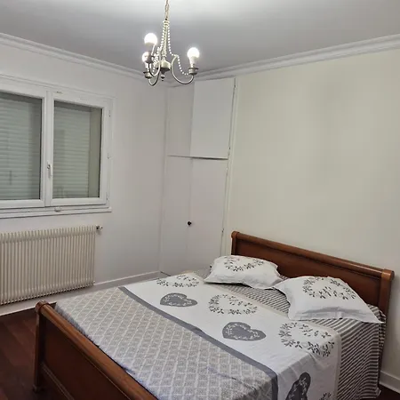 Superbe F2 Renove Terrasse Fleurie * Le Raincy