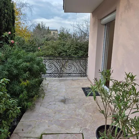 Superbe F2 Renove Terrasse Fleurie * Le Raincy