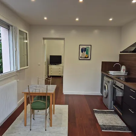 Superbe F2 Renove Terrasse Fleurie